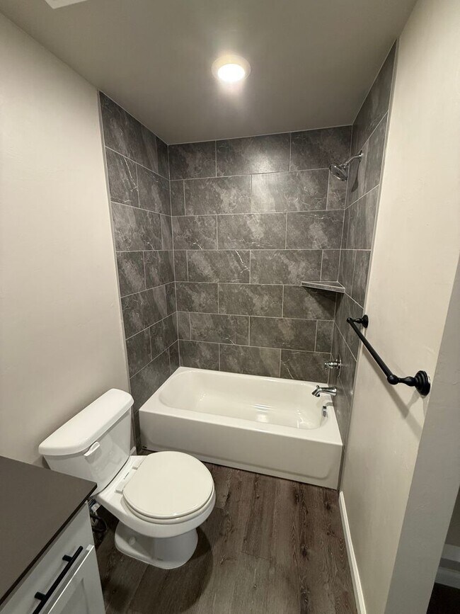 Building Photo - 7736 Westhall Pl