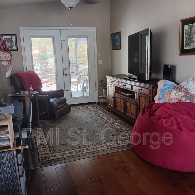 Building Photo - 55 Cinder St