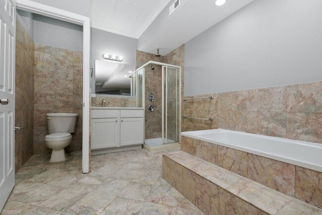 Building Photo - Duplex Two Bedroom Unit Available in South Shore