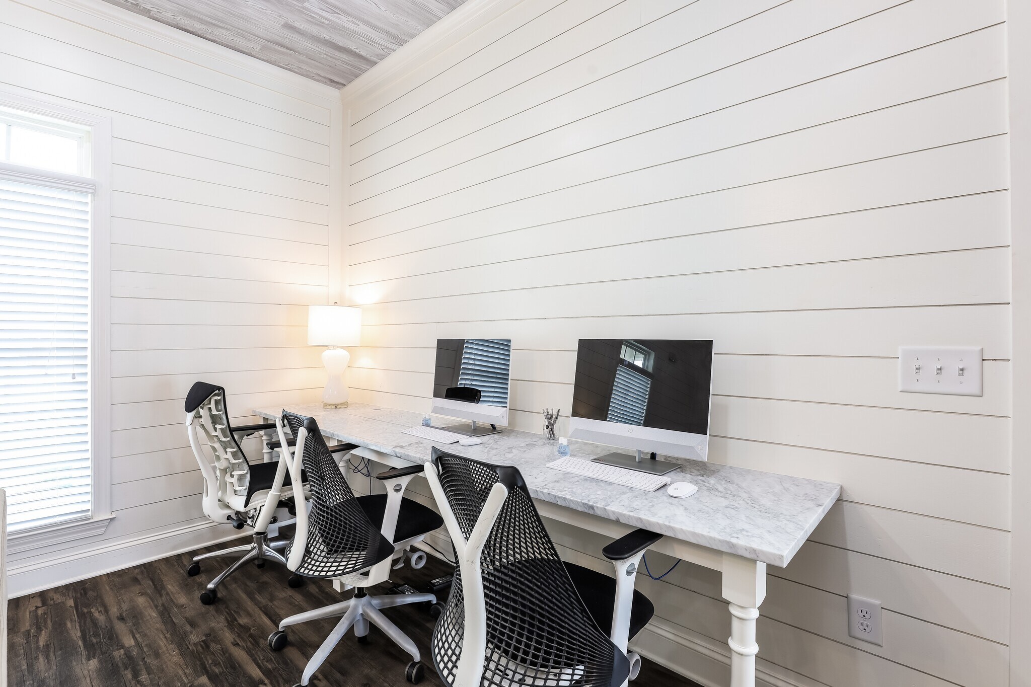 Building Photo - 91 Hidden Oak Dr