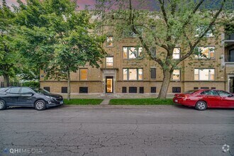 Building Photo - Great Apartment, Lots of light and Exposed...