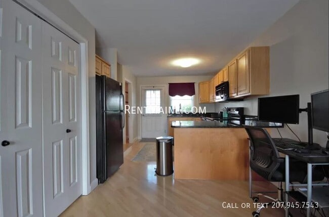 Building Photo - 20 River Village Dr