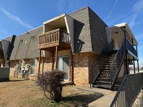 Building Photo - Adorable Apartment in Southern Hills Condo's!