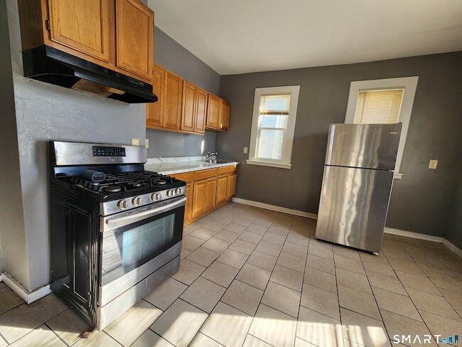 Building Photo - 538 Howard Ave