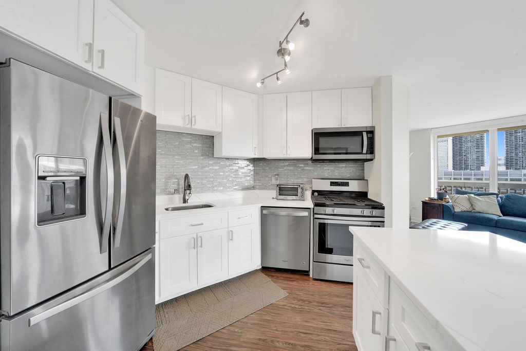 Building Photo - 545 N Dearborn St