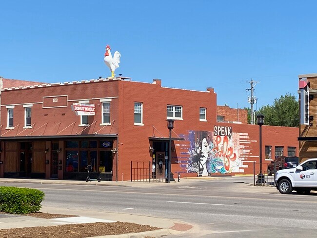 Donut Hole less than a mile away - 347 S Green St