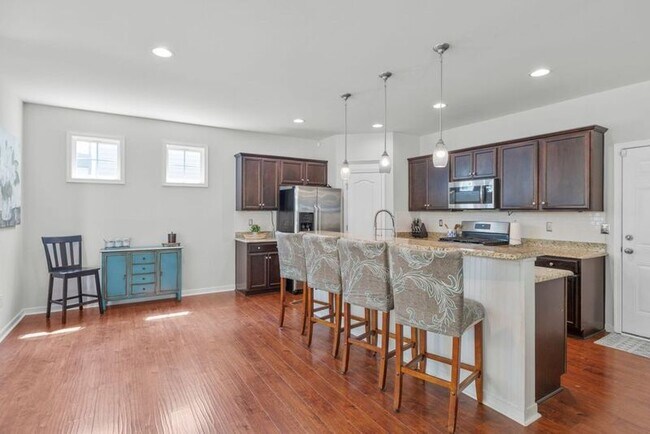 Building Photo - 7349 Vicenzo Dr