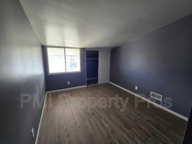 Building Photo - 8842 N 95th St