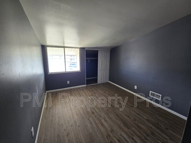 Building Photo - 8842j N 95th St