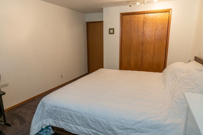Building Photo - 4Bd/1.5Ba Seattle House