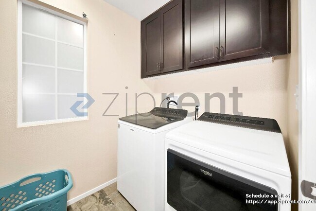 Building Photo - 34142 Dianthus Ln