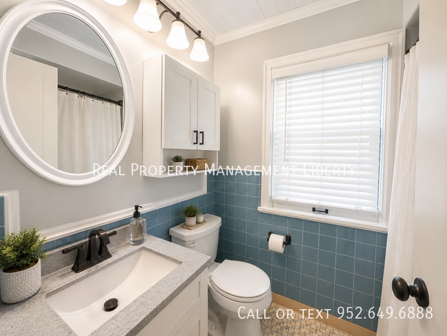 Building Photo - 5201 W 28th St