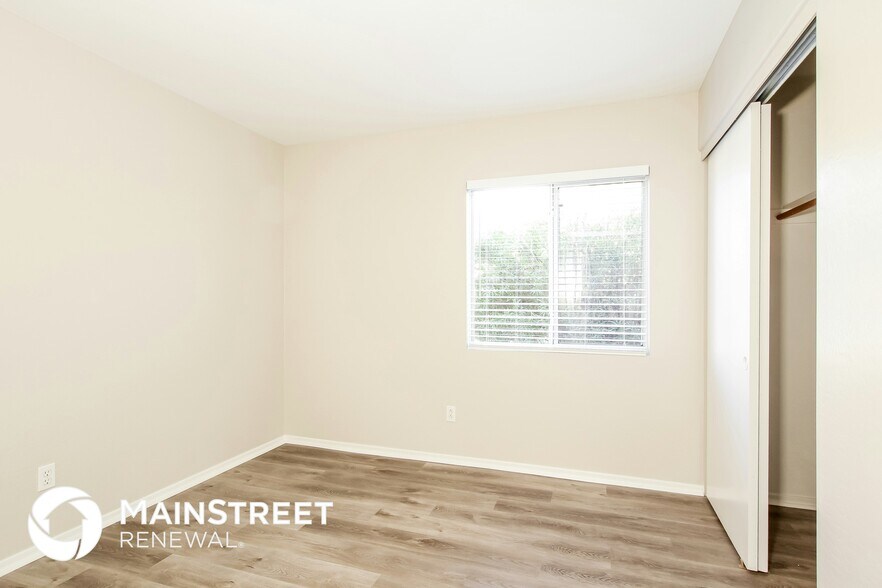 Building Photo - 12137 W Flores Dr