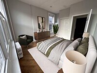 Building Photo - 537 WASHINGTON St