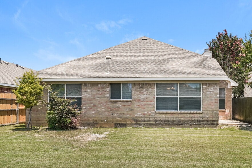 Building Photo - 8504 Rock Creek Dr