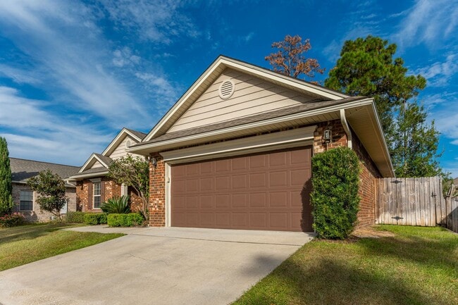 Building Photo - Beautiful 4 Bed / 2.5 Bath Home in Duggan ...