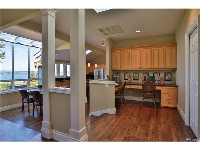 Building Photo - 4bd/3.5ba Kirkland House