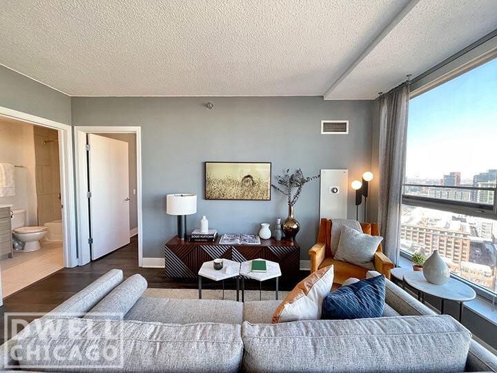 Building Photo - 216 N Canal St