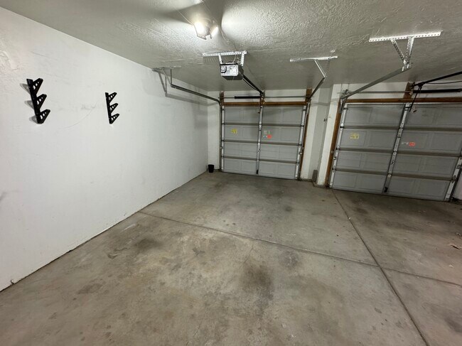 Building Photo - 12768 Stormy Meadow Dr