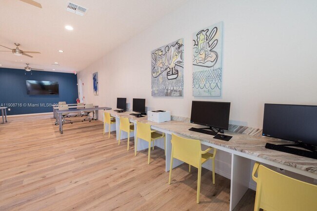 Building Photo - 1481 Hawk Trce Lp