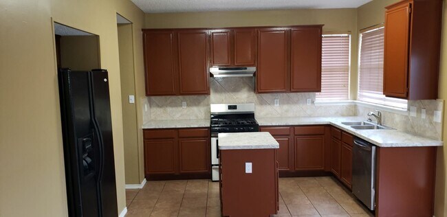 Building Photo - 3460 Braes Meadow Dr