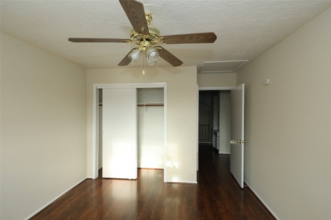 Building Photo - 6573 S Briar Bayou Dr