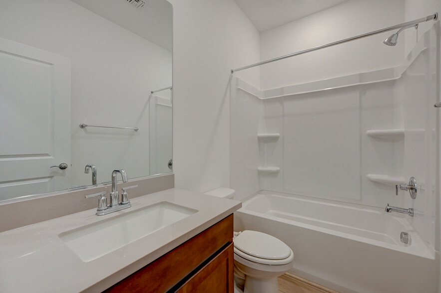 Building Photo - 5927 W Frias Ave