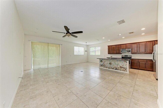 Building Photo - 8143 Miramar Way