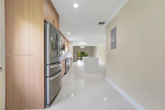 Building Photo - 3719 Estepona Ave