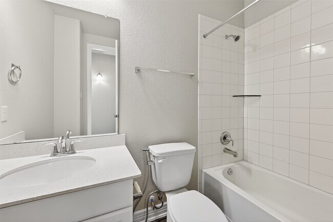 Building Photo - 4018 Martin Ridge Dr