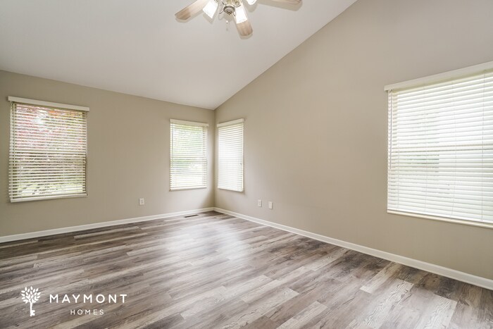 Building Photo - 12896 Pacer Dr