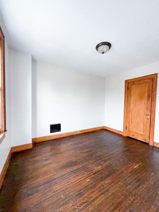 Building Photo - Charming 3BR Southern Orchards Home w/ Original Woodwork & Decorative Fireplace