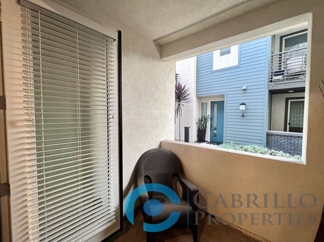 Building Photo - 1840 Mint Ter