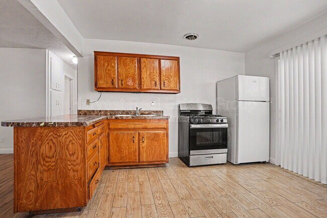 Building Photo - 3043 Blossom St