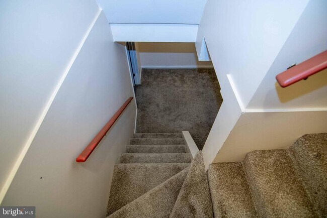 Building Photo - 2205 Parker Ave