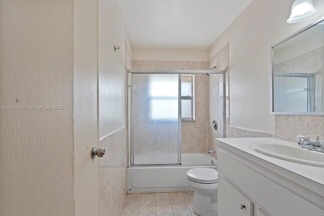 Building Photo - 5415 NW 27th St