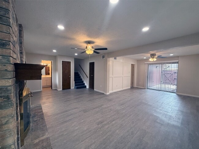 Building Photo - 4107 Vista Rd