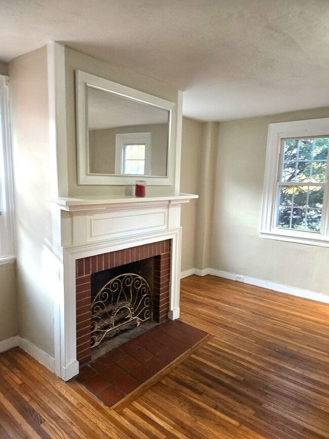 Building Photo - 363 Waterman Ave