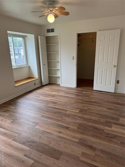 Building Photo - 15568 Dupage Blvd