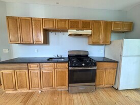 Building Photo - 623 Bramhall Ave