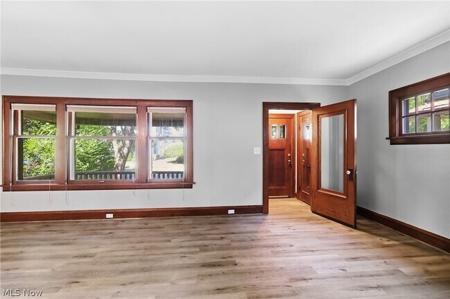 Building Photo - 1539 Elbur Ave