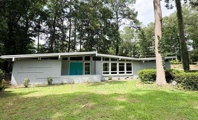 Primary Photo - 3202 Cluny Dr