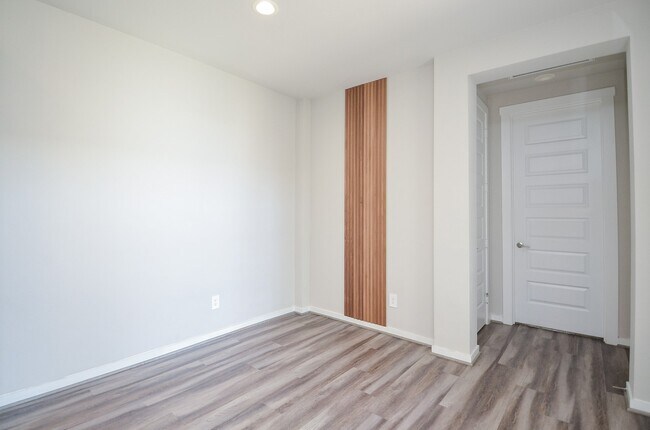 Building Photo - 28402 Eli Eagle St