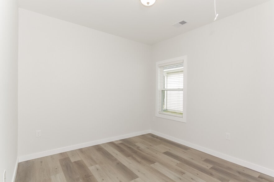 Building Photo - 812 Cantwell St
