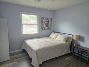 Building Photo - 3025 Shalimar Cir