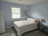 Building Photo - 3025 Shalimar Cir