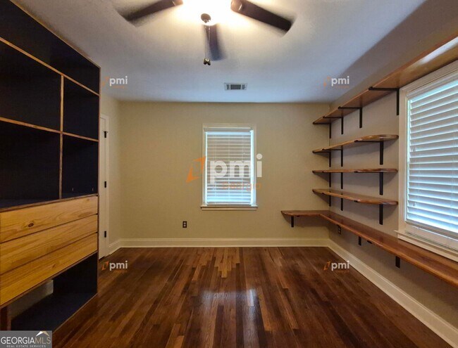 Building Photo - 2080 Hilburn Dr SE