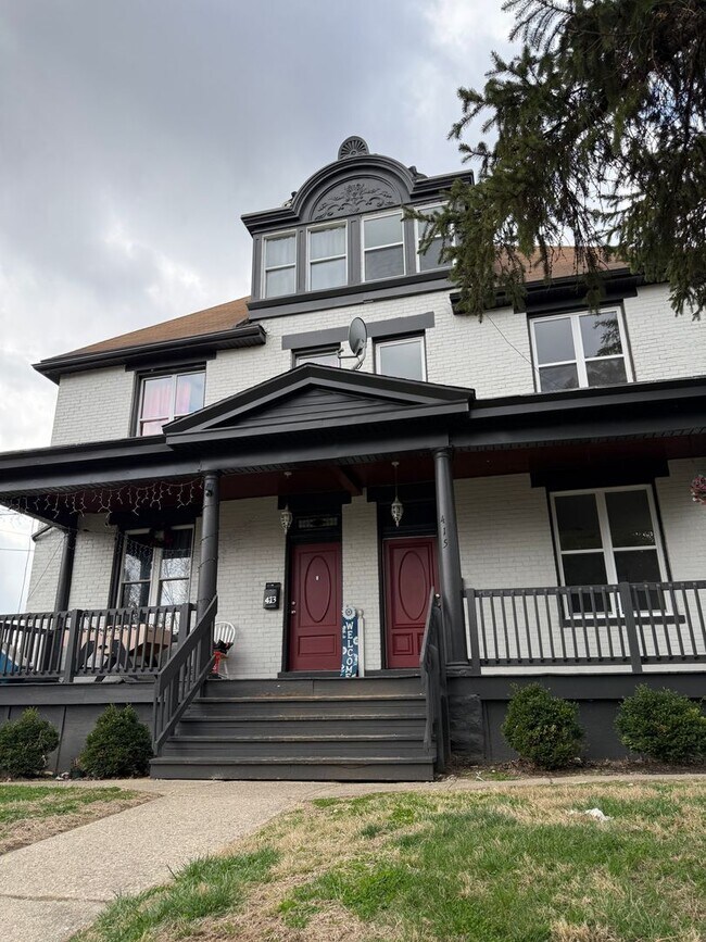 Building Photo - 415 Considine Ave