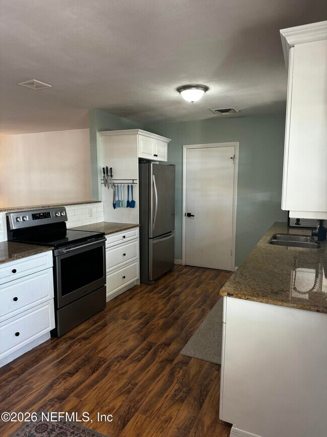 Building Photo - 1926 71st Ave