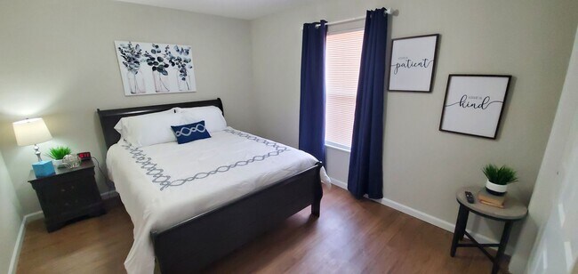 Building Photo - Great new construction fully furnished and stocked home